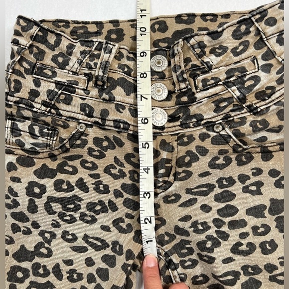 ALMOST FAMOUS Juniors Leopard Cheetah Animal Print Mid Rise Skinny Jeans Size 1 - Picture 13 of 16